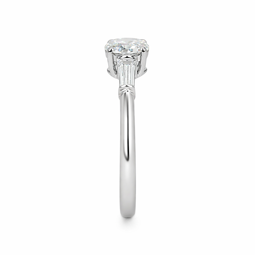 engagement ring with side baguettes view4
